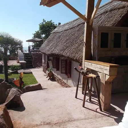 Hébergement de vacances 200 Eves Vendeghaz Balatonalmádi