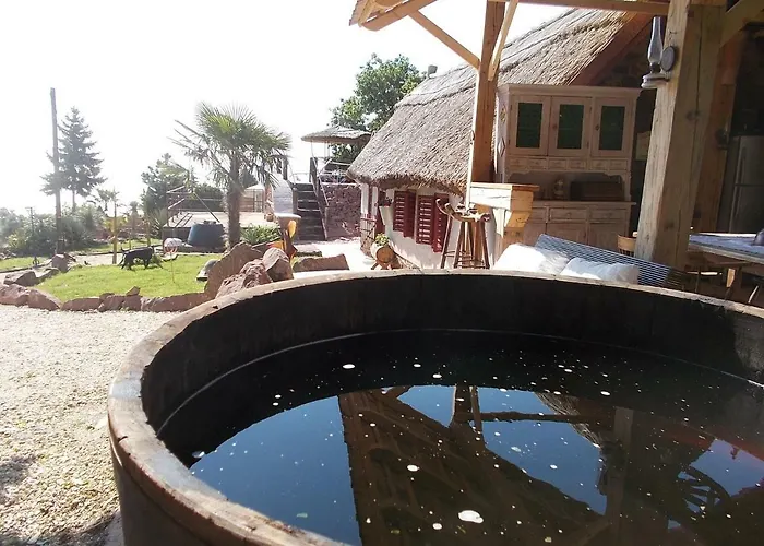 200 Eves Vendeghaz * Balatonalmádi